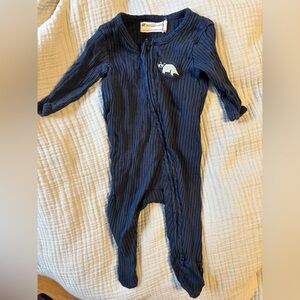 Monica + Andy organic rhino footsie